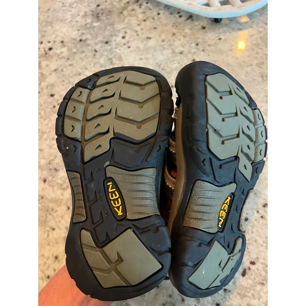 Keen Newport H2 Kids Waterproof Sandals Brown Tan Sport Hiking Shoes Size 11 US